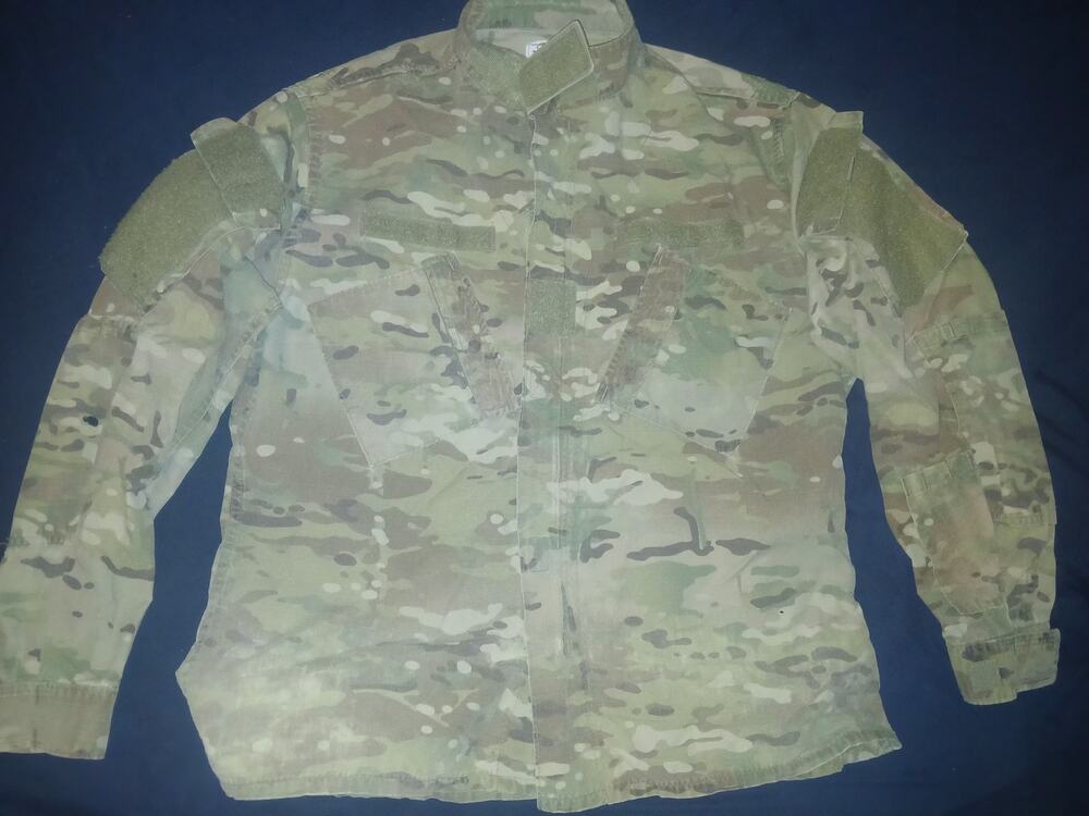 US ARMY MULTICAM FLAME RESISTANT COAT SZ LARGE